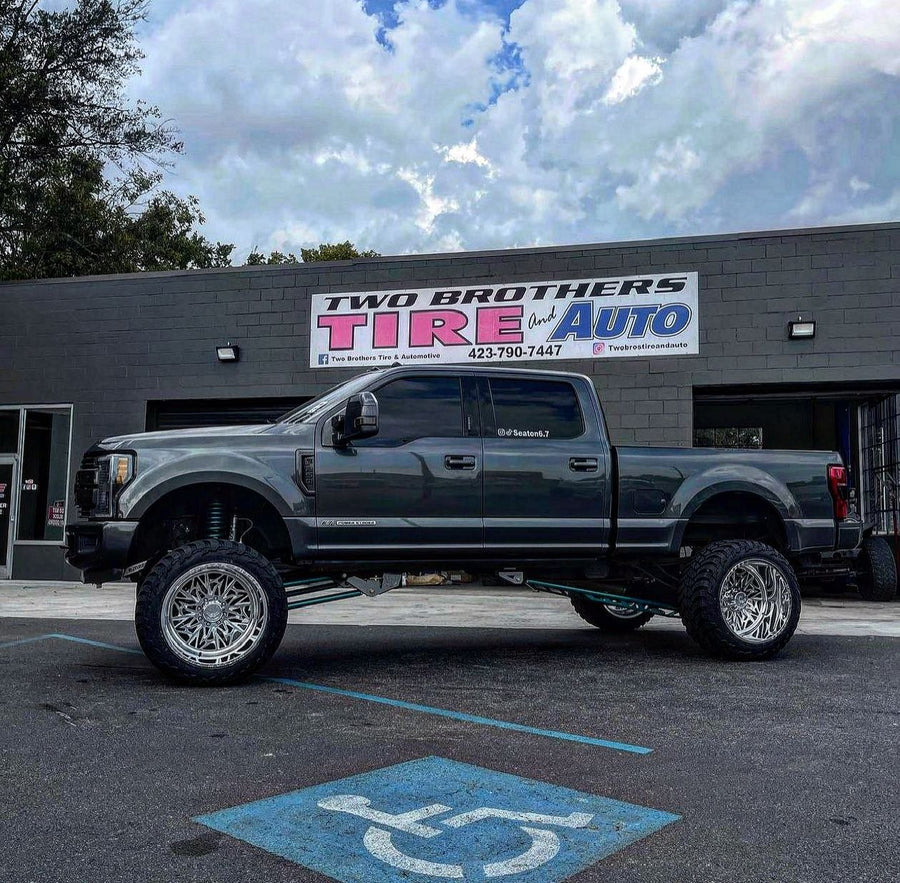 CTF06S Daggers wheels on a customer truck