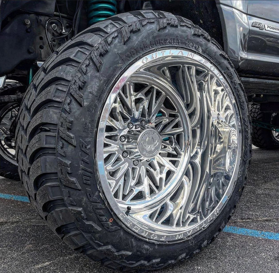 CTF06S Daggers wheels on a customer truck