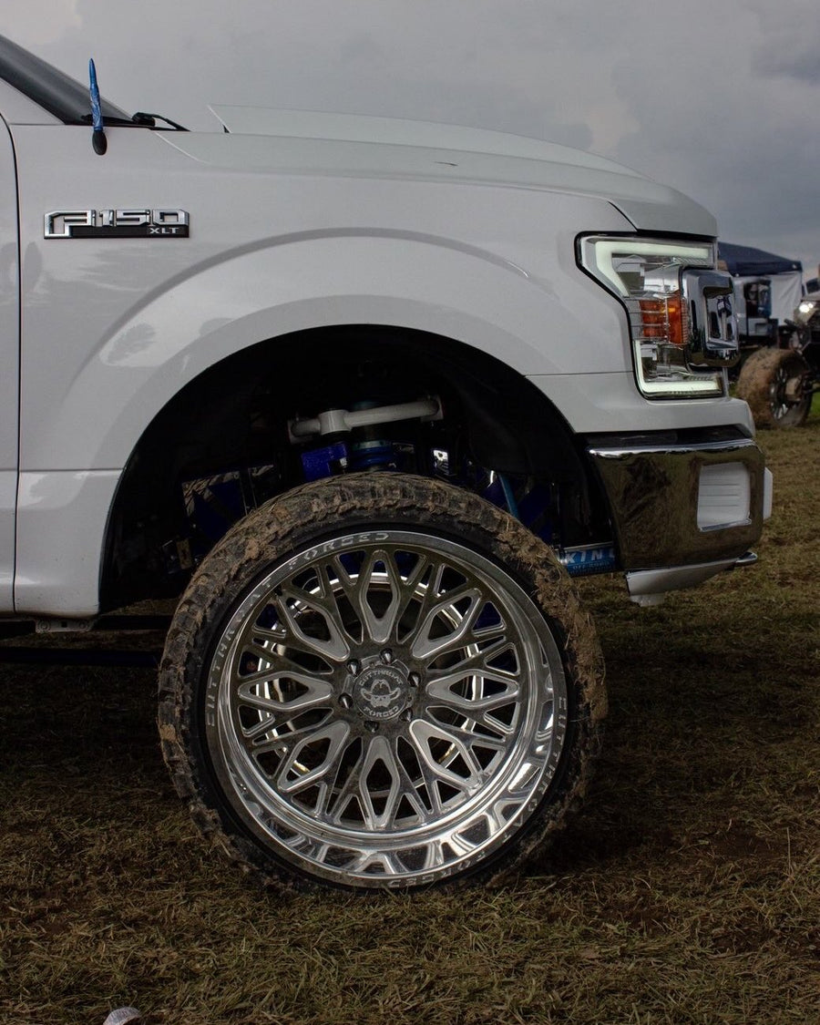 CTF11S Reign wheels on a customer truck